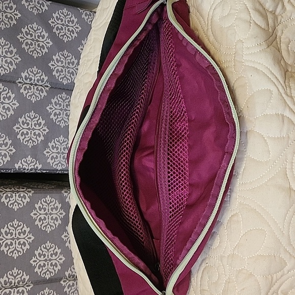 Nike Maroon and Mint Green Belt Bag - Picture 4 of 5